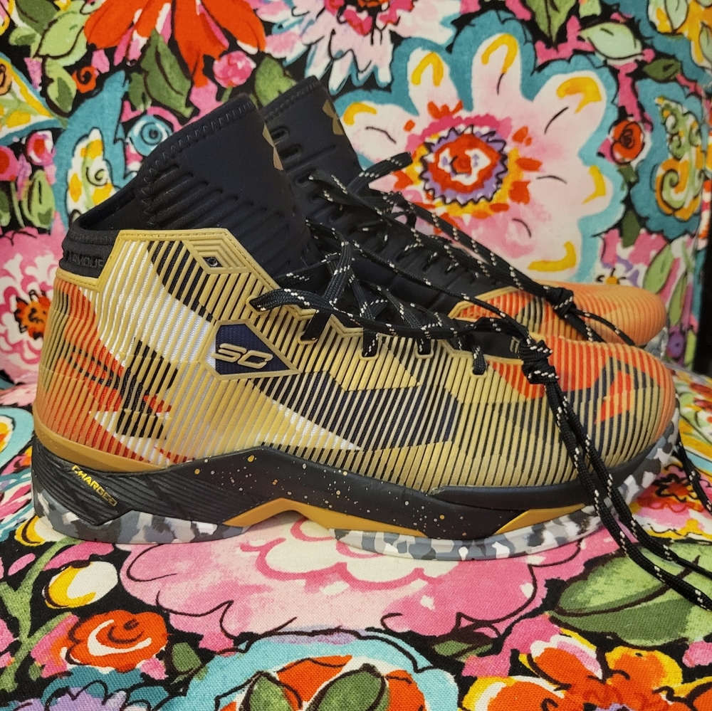 Mens Under Armour basketball shoes size 12